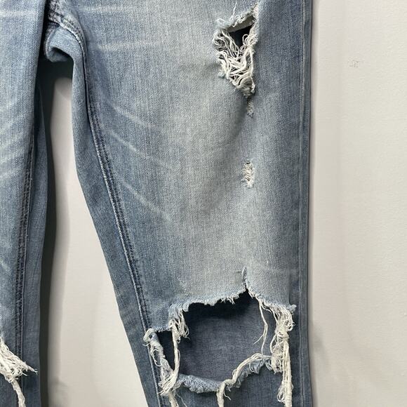 Express Size 4 Girlfriend Jeans Light Wash Distressed Soft Denim Casual Modern - Picture 4 of 13